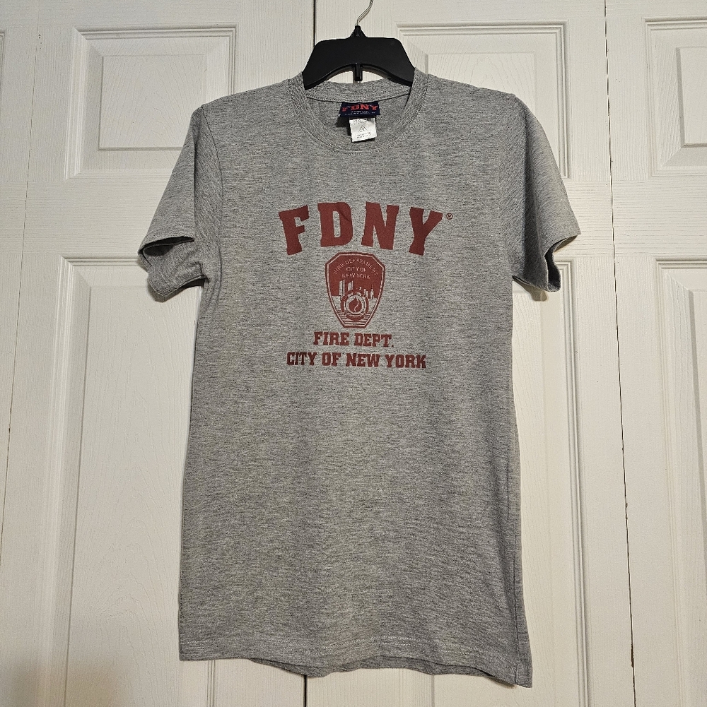 FDNY Officially Licensed Grey Graphic Tee - Size Small - Torkia Intl.